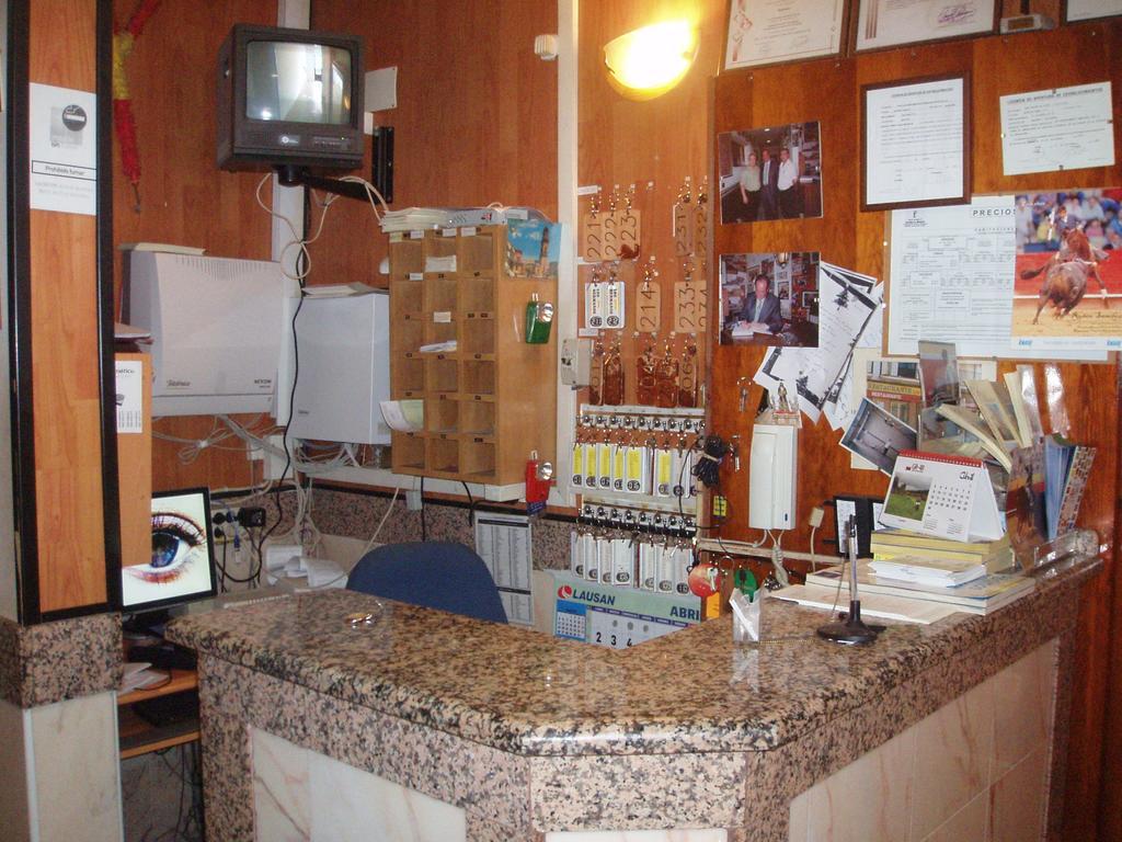 Hotel Los Hermanos Ocaña Dış mekan fotoğraf
