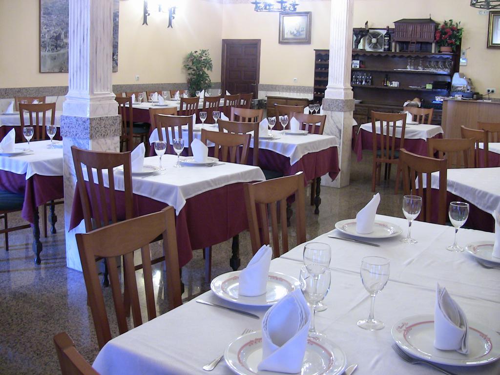 Hotel Los Hermanos Ocaña Dış mekan fotoğraf